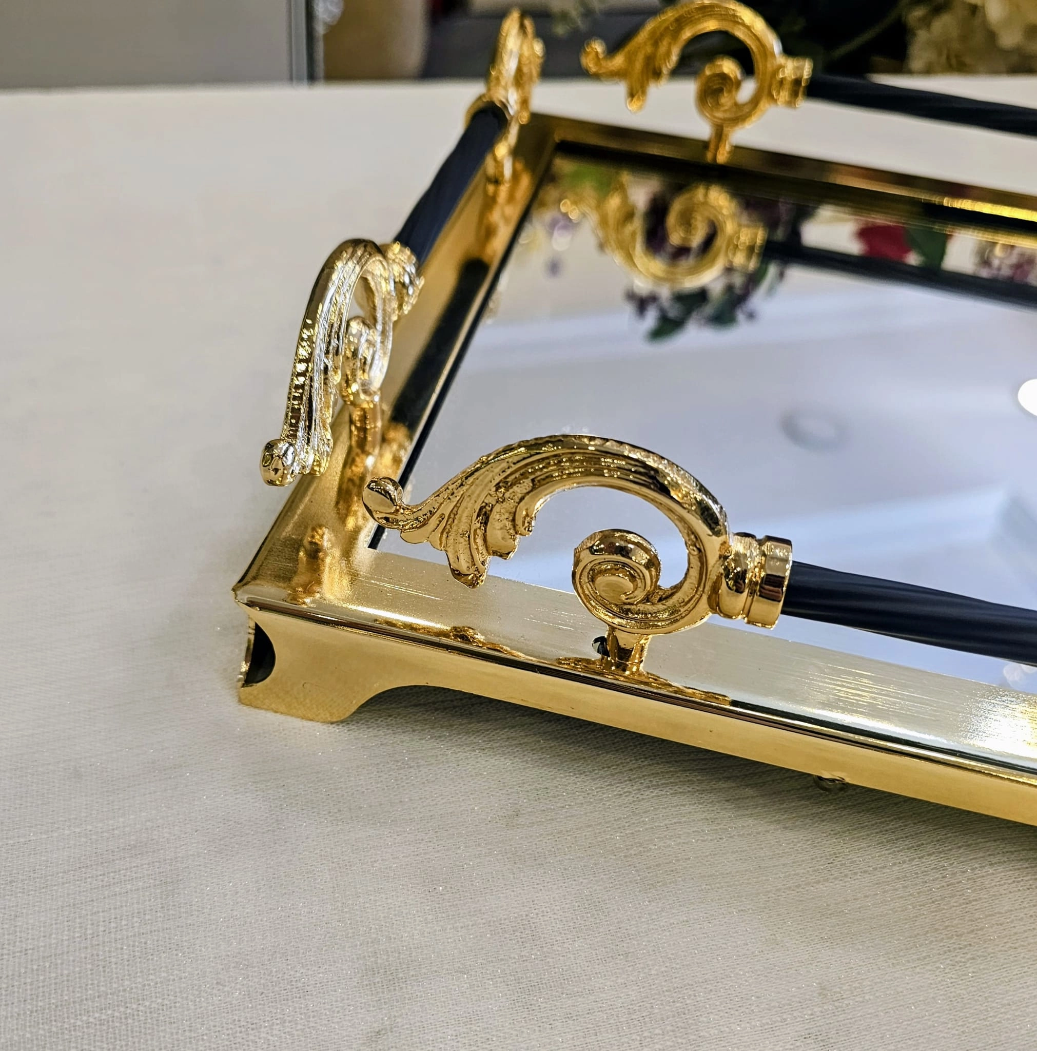 GOLD DETAYLI AYNALI 38*26 CM. TEPSİ