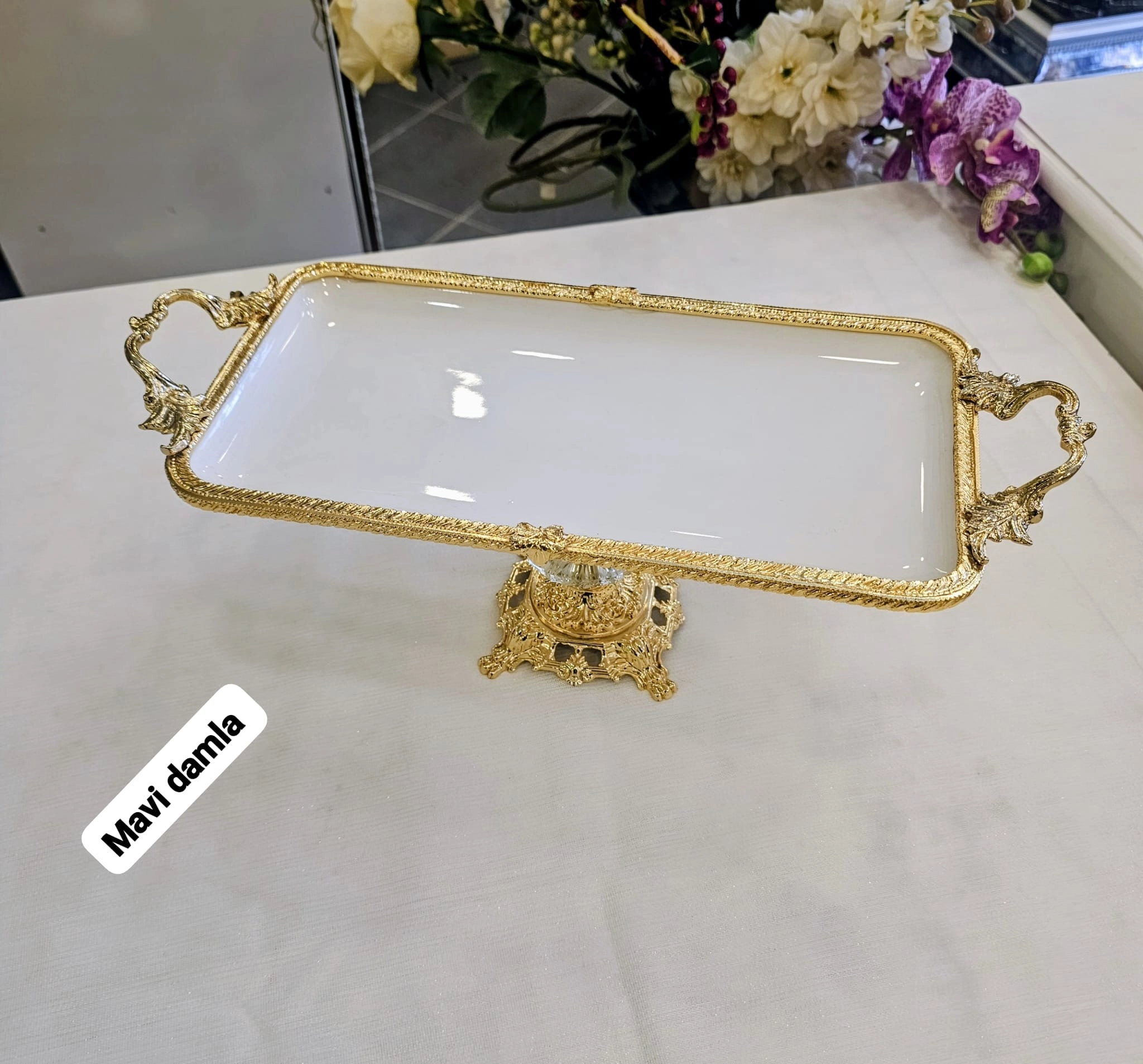 DÖKÜM KENAR ÇERCEVELİ AYAKLI PORSELEN SUNUM TABAĞI GOLD 30*14