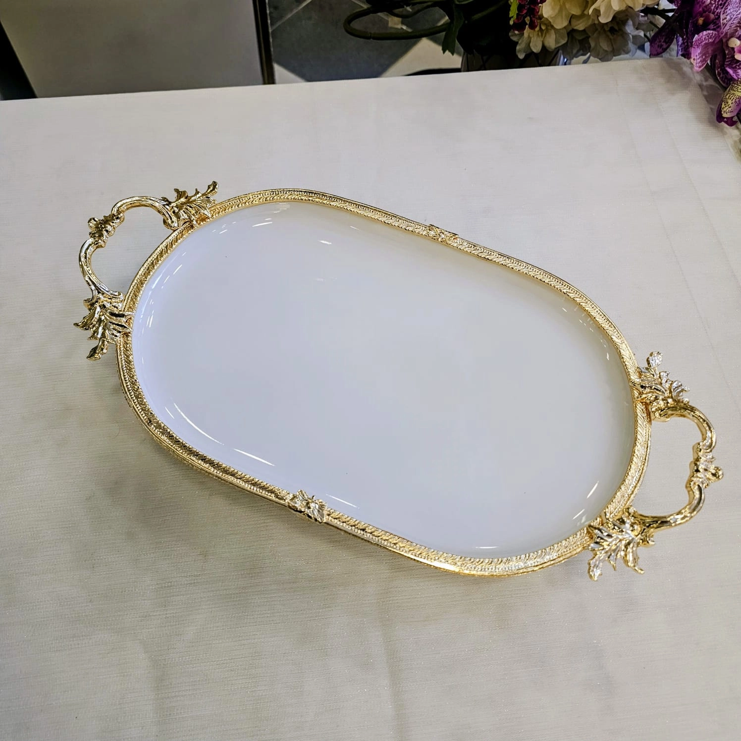 DÖKÜM KENAR ÇERCEVELİ OVAL PORSELEN 33*21 GOLD
