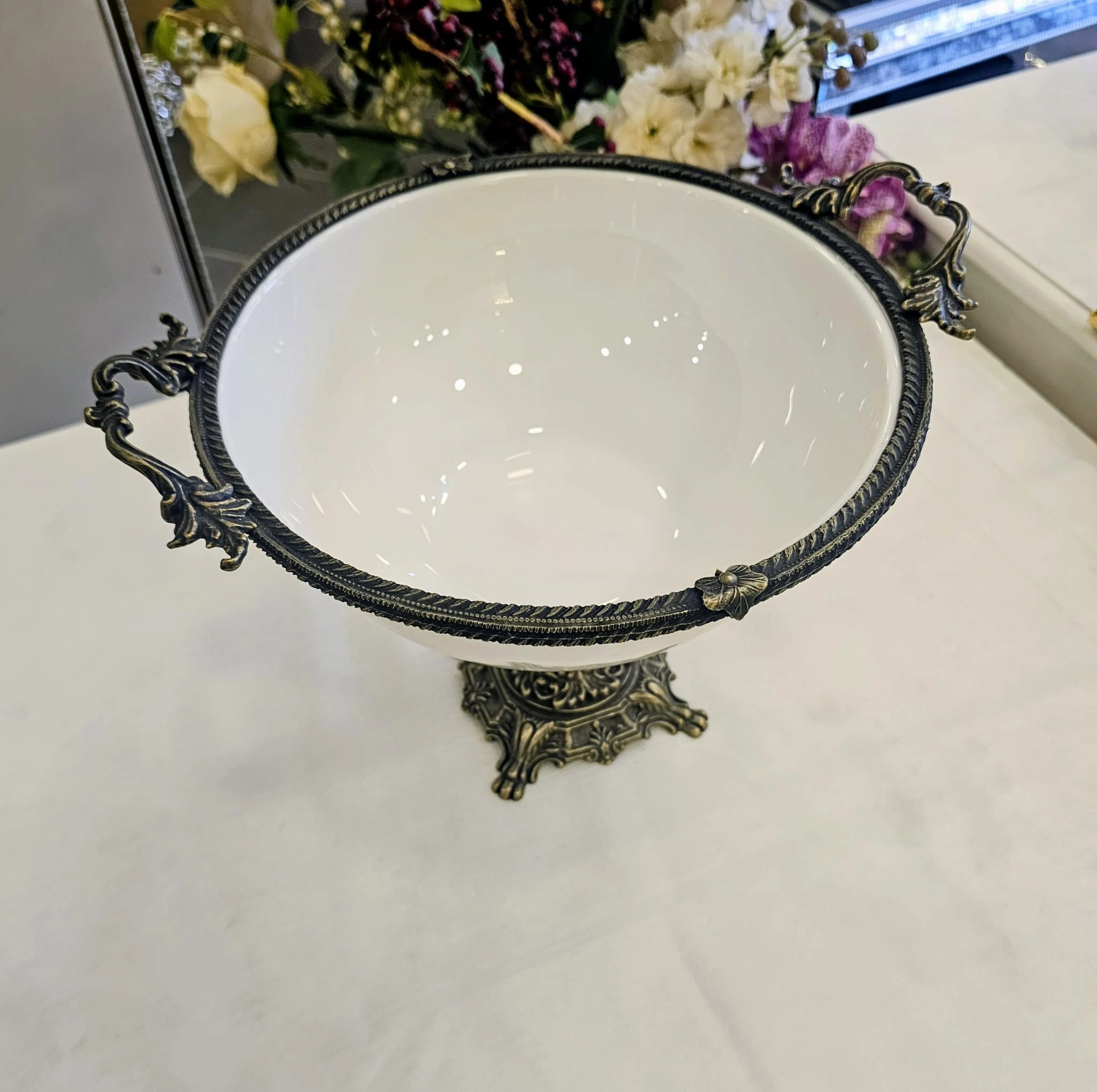 26 CM DÖKÜM METAL ÇERCEVELİ AYAKLI PORSELEN KASE ANTİK