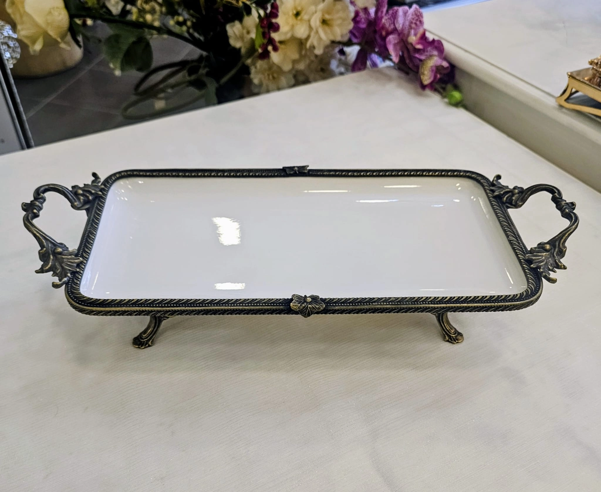 DÖKÜM KENAR ÇERCEVELİ AYAKLI PORSELEN SUNUM TABAĞI ANTİK 30*14