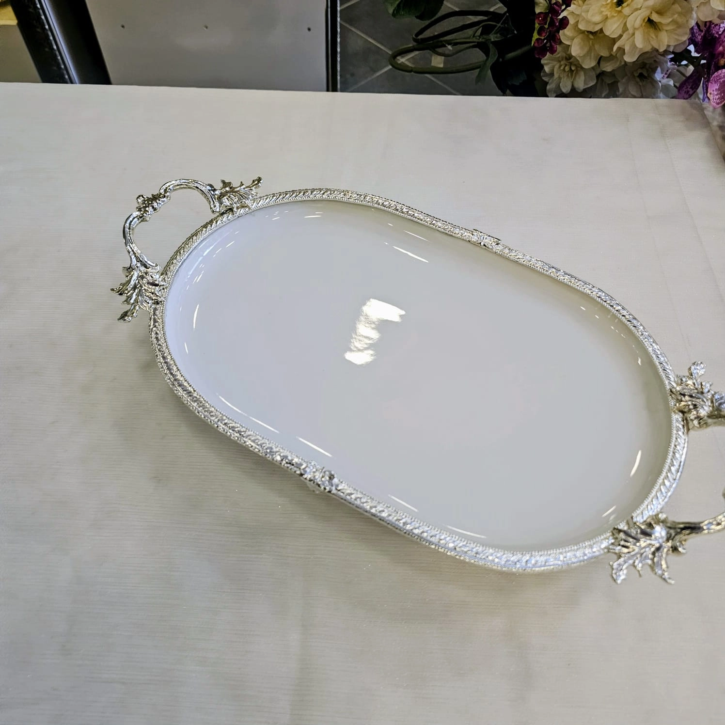 1 PARÇA DÖKÜM KENAR ÇERCEVELİ OVAL PORSELEN 25*15 GÜMÜŞ