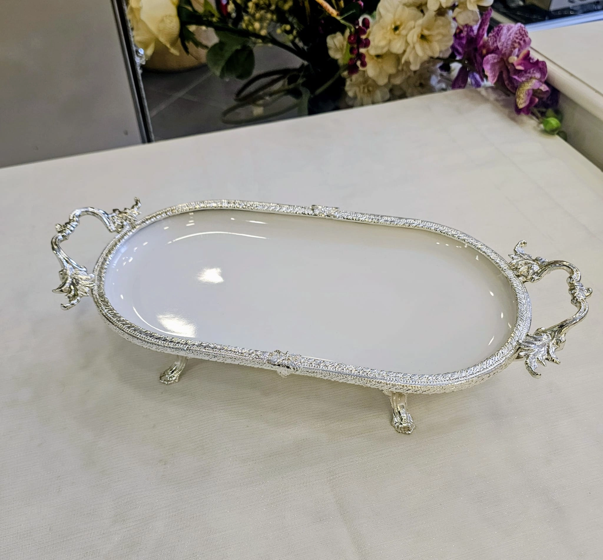 1 PARÇA DÖKÜM KENAR ÇERCEVELİ OVAL PORSELEN 25*15 GÜMÜŞ