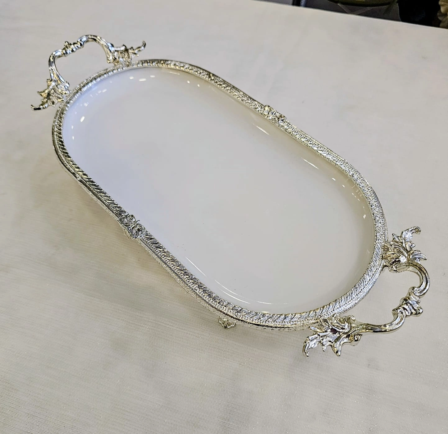 1 PARÇA DÖKÜM KENAR ÇERCEVELİ OVAL PORSELEN 25*15 GÜMÜŞ