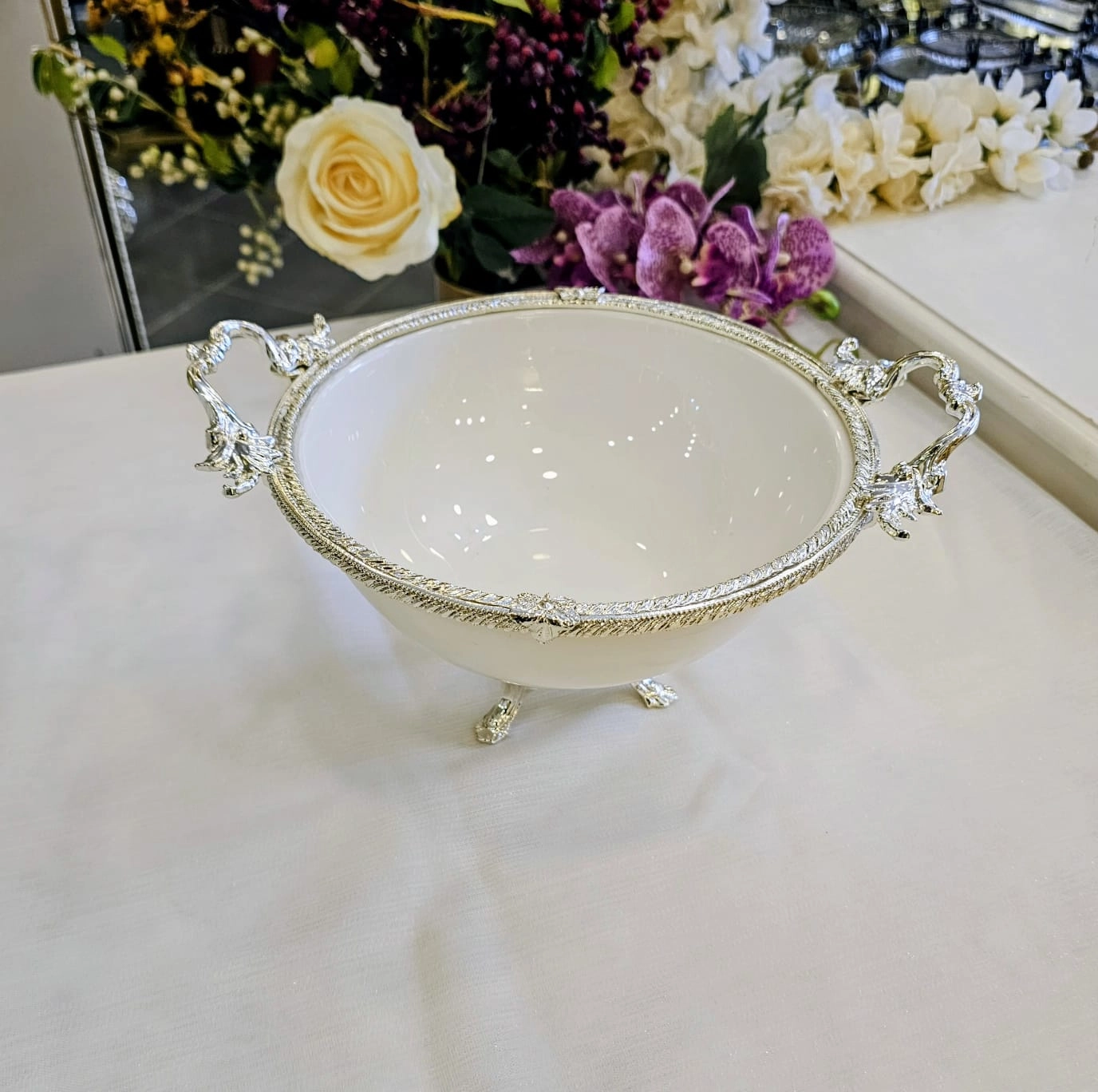 DÖKÜM KENAR ÇERCEVELİ AYAKLI PORSELEN KASE GOLD 21 CM