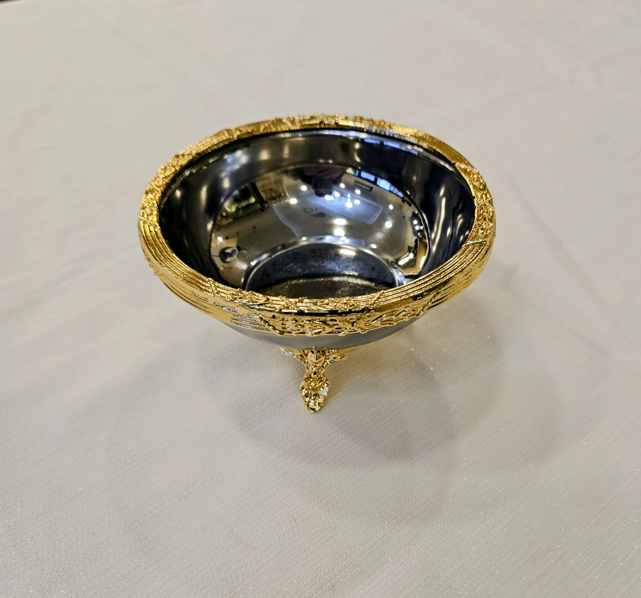 KLASİK AYAKLI PASLANMAZ ÇELİK ÇEREZLİK 15 CM GOLD DETAYLI