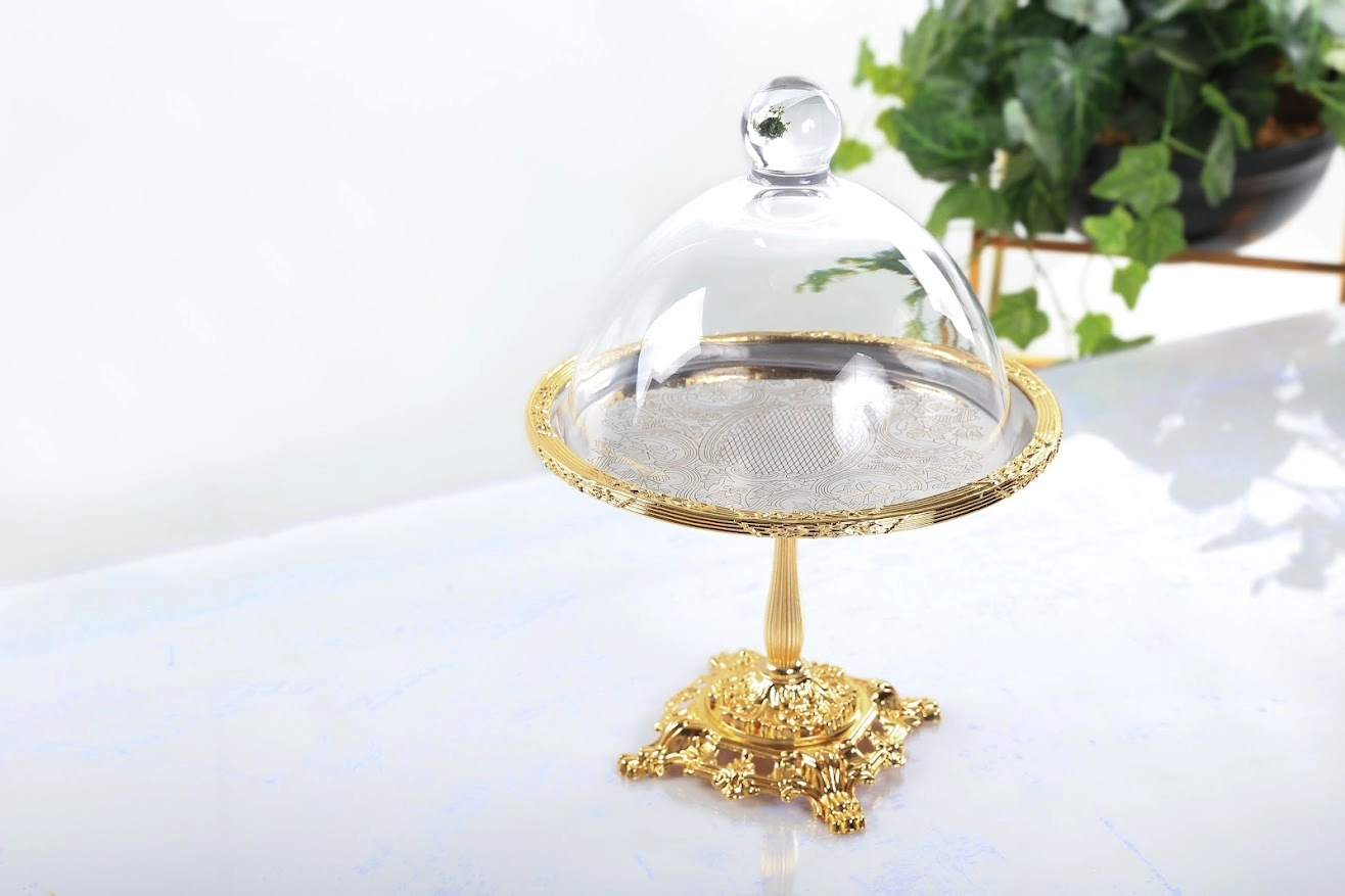 DÖKÜM AYAKLI PASLANMAZ ÇELİK CAM FANUS LU SUNUMLUK 22 CM GOLD DETAYLI