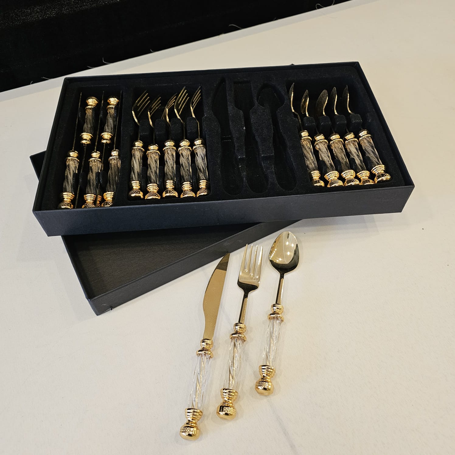 18 PARÇA KRİSTAL MODEL TATLI SETİ TİTANYUM