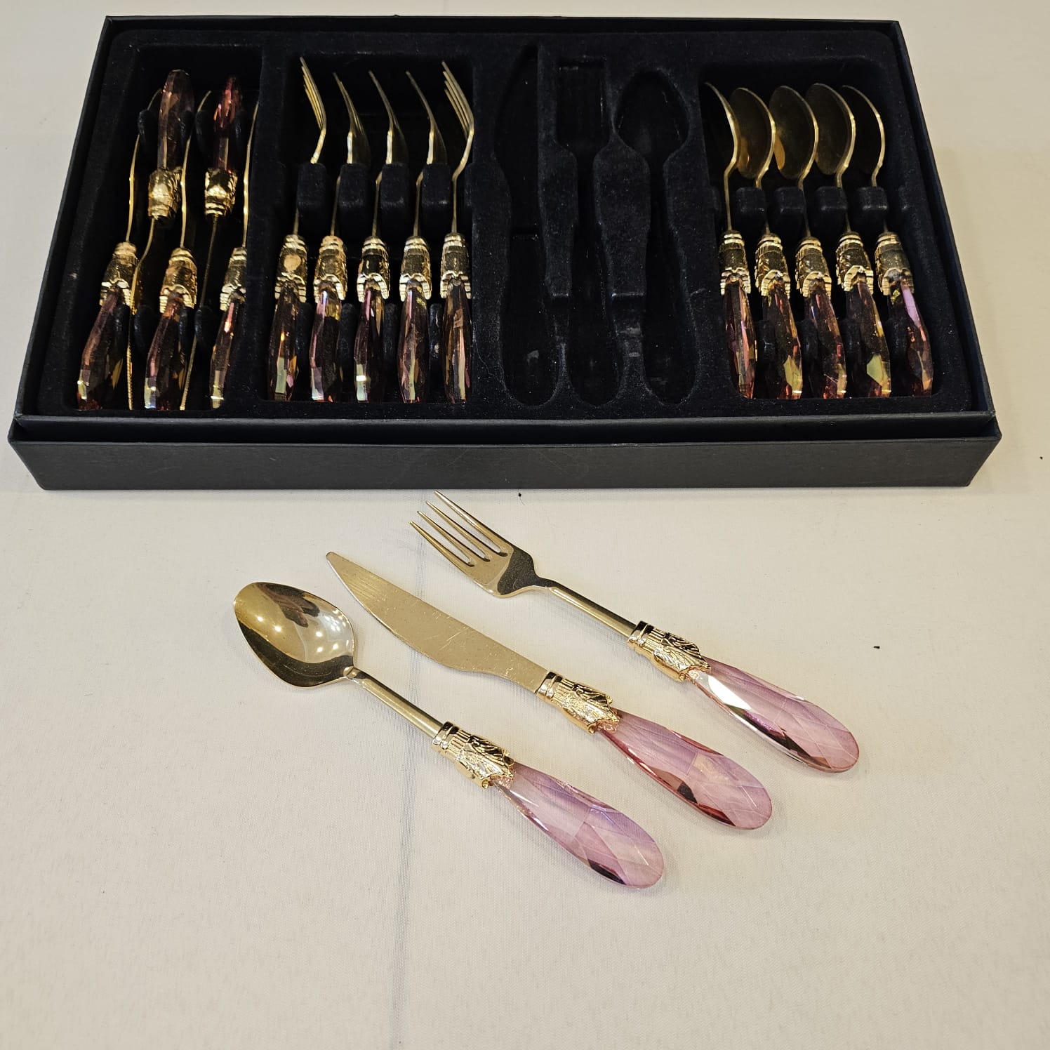 18 PARCA DAMLA KRİSTAL MODEL PEMBE TATLI SETİ