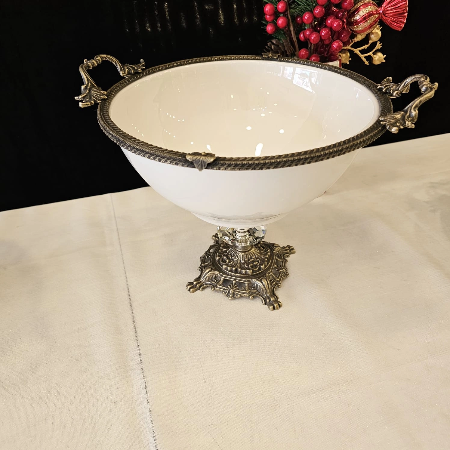 21 CM DÖKÜM METAL ÇERCEVELİ AYAKLI PORSELEN KASE ANTİK