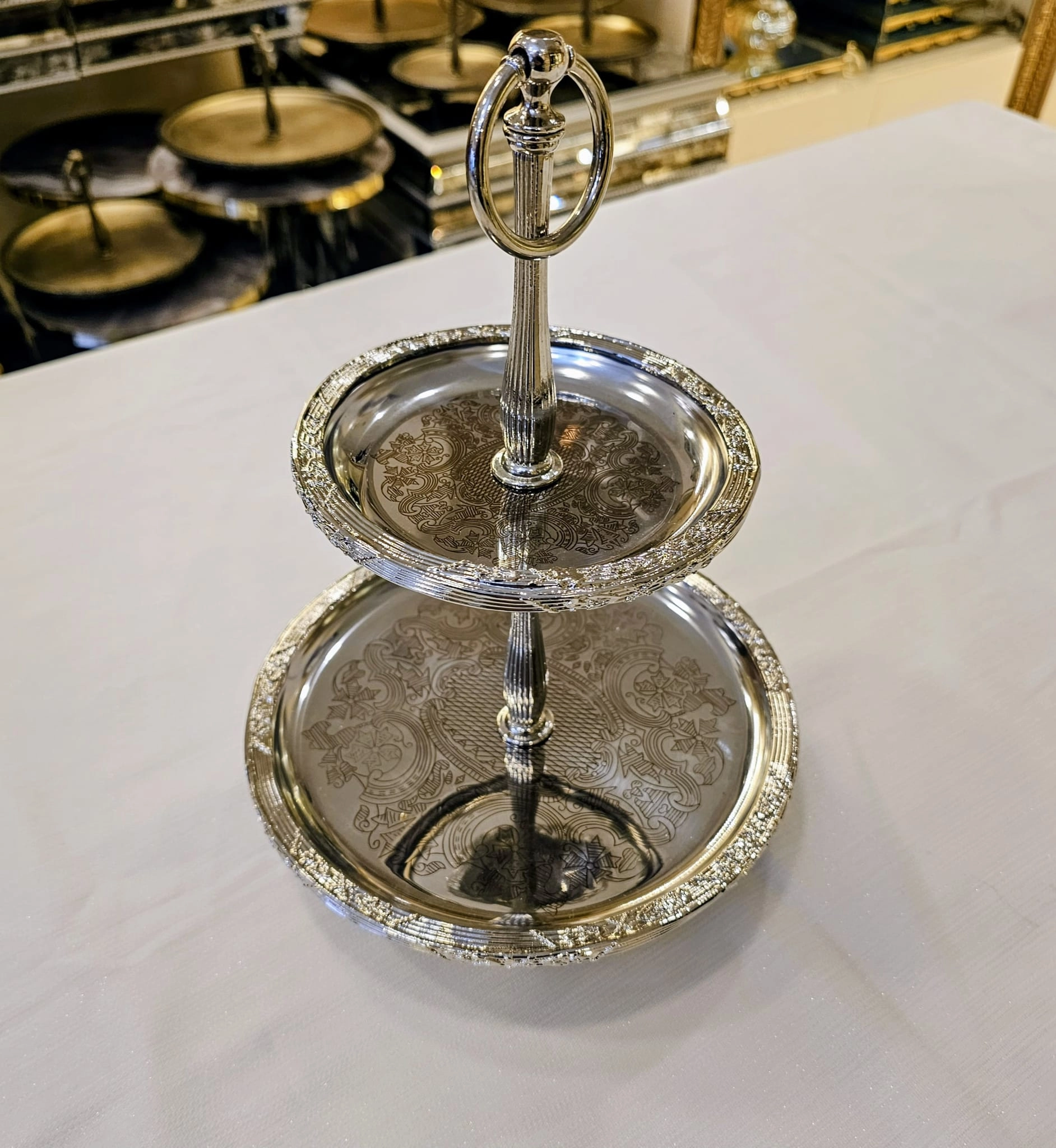 2 KATLI PASLANMAZ ÇELİK SUNUM TABAĞI 30/19 CM. GÜMÜŞ