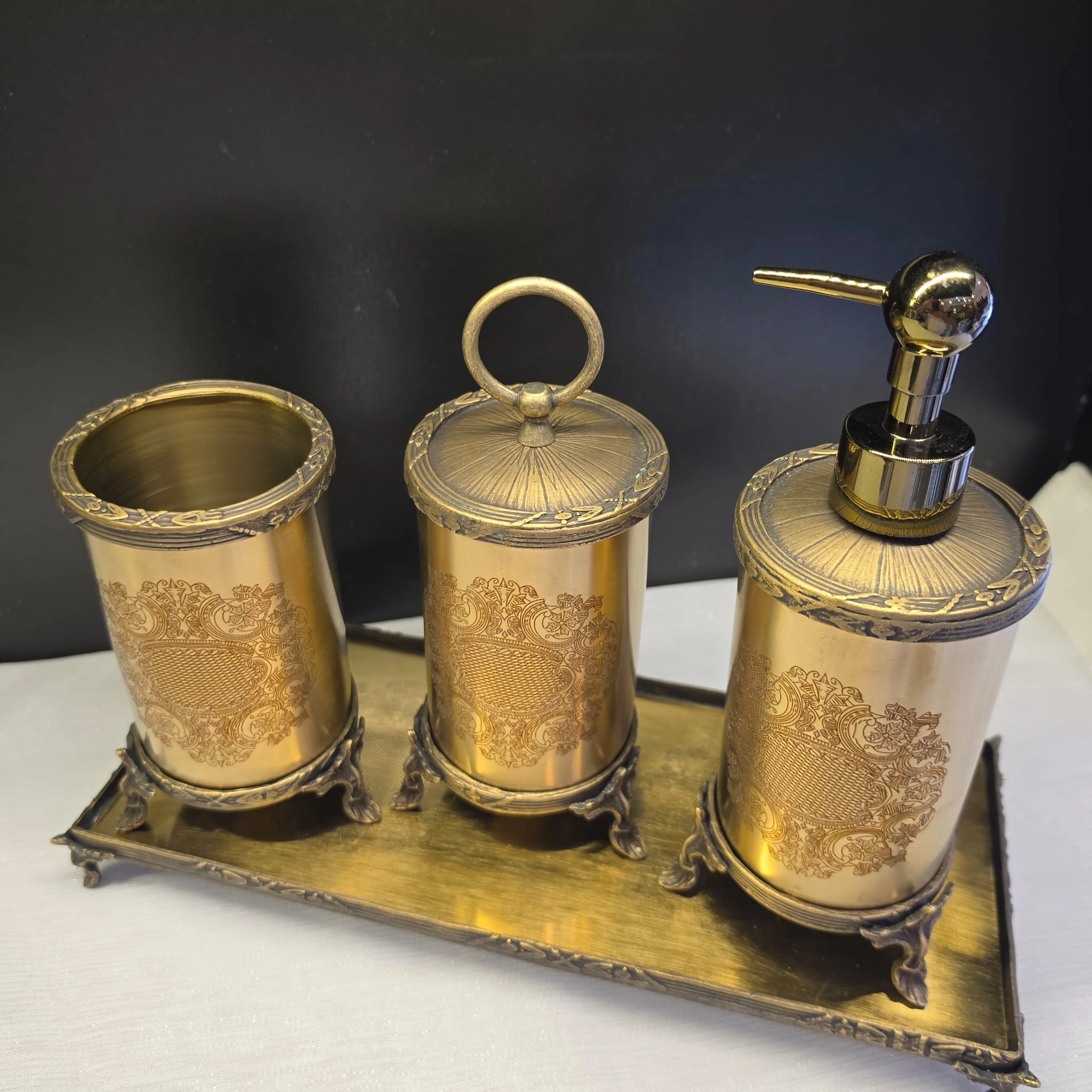 GRAVÜR DETAYLI BANYO AKSESUAR SETİ BRONZ
