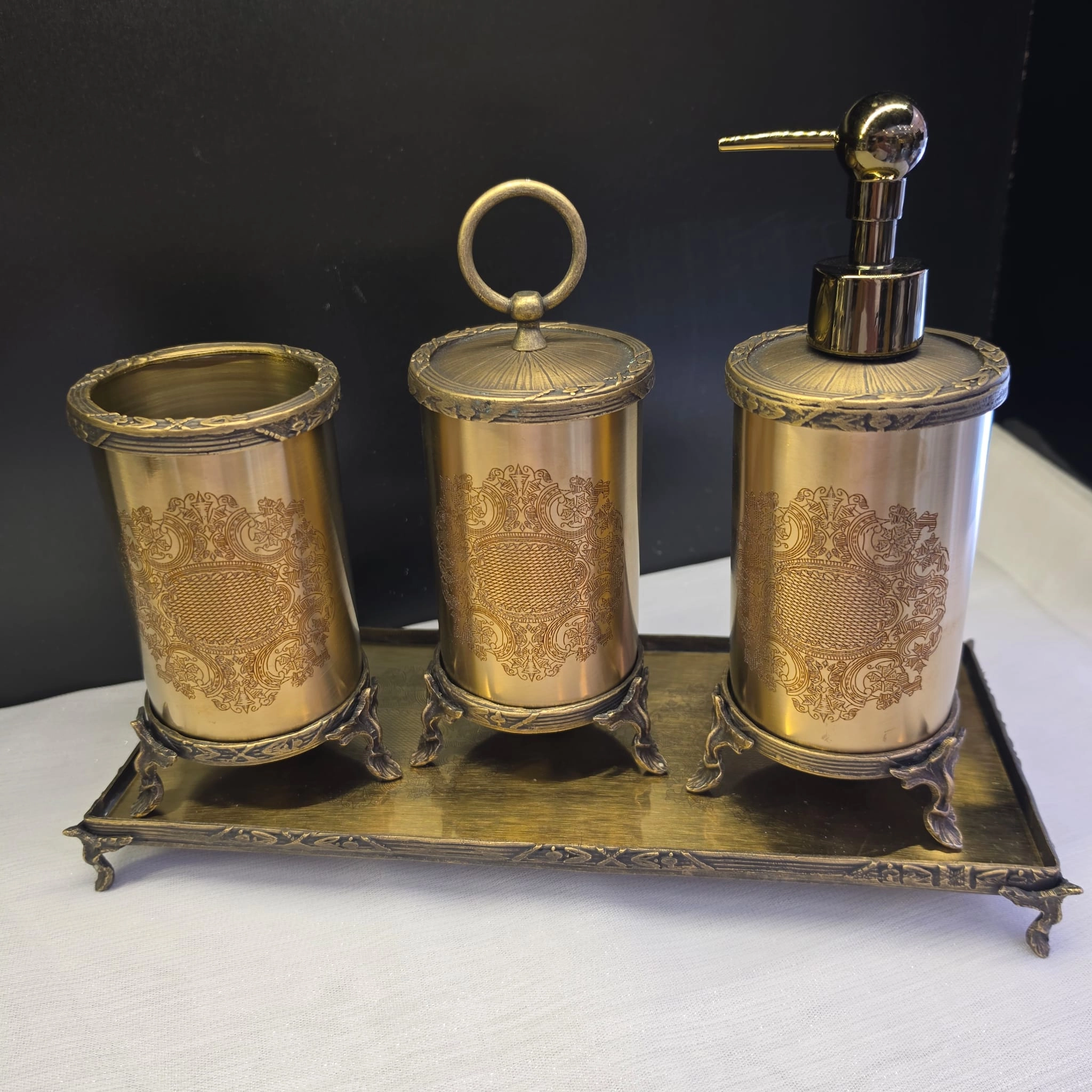 GRAVÜR DETAYLI BANYO AKSESUAR SETİ BRONZ