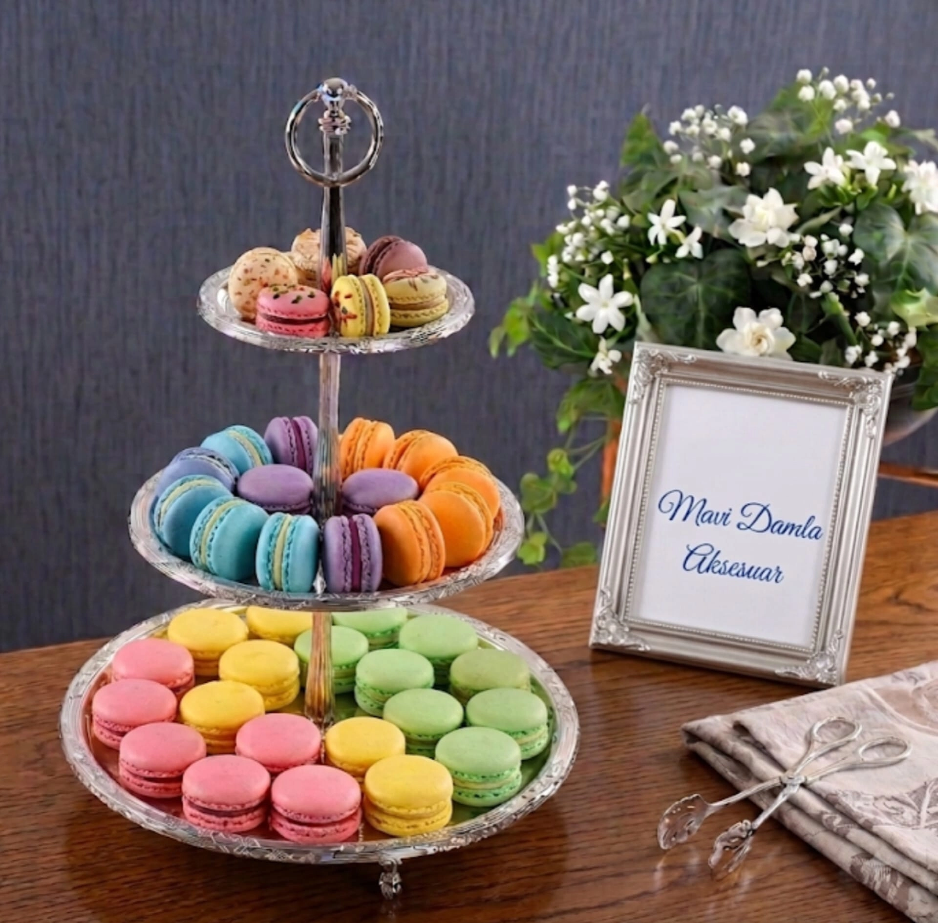 ÜÇ KATLI PASLANMAZ ÇELİK SUNUM TABAĞI 30*22*15 GÜMÜŞ