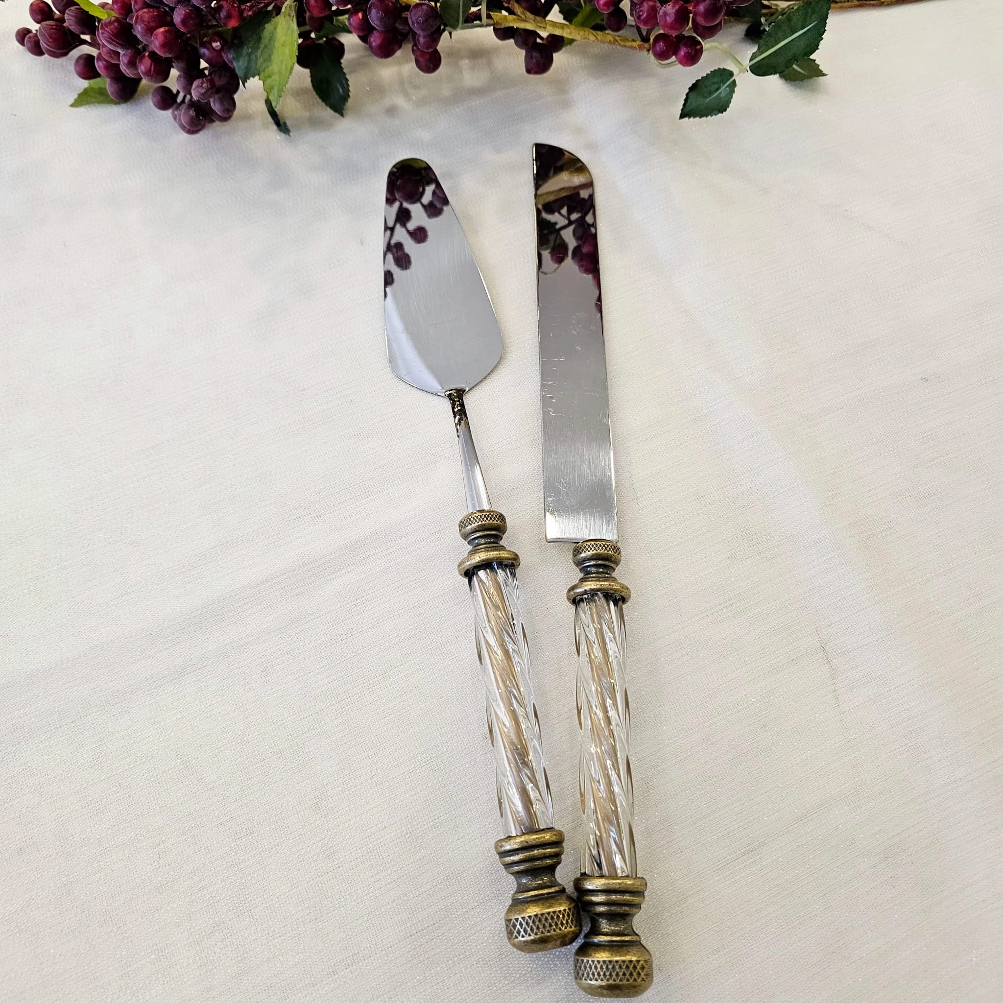 3 PARÇA METAL DÖKÜM ÇERÇEVELİ CAM PASTA SUNUM SETİ 31.CM ANTİK
