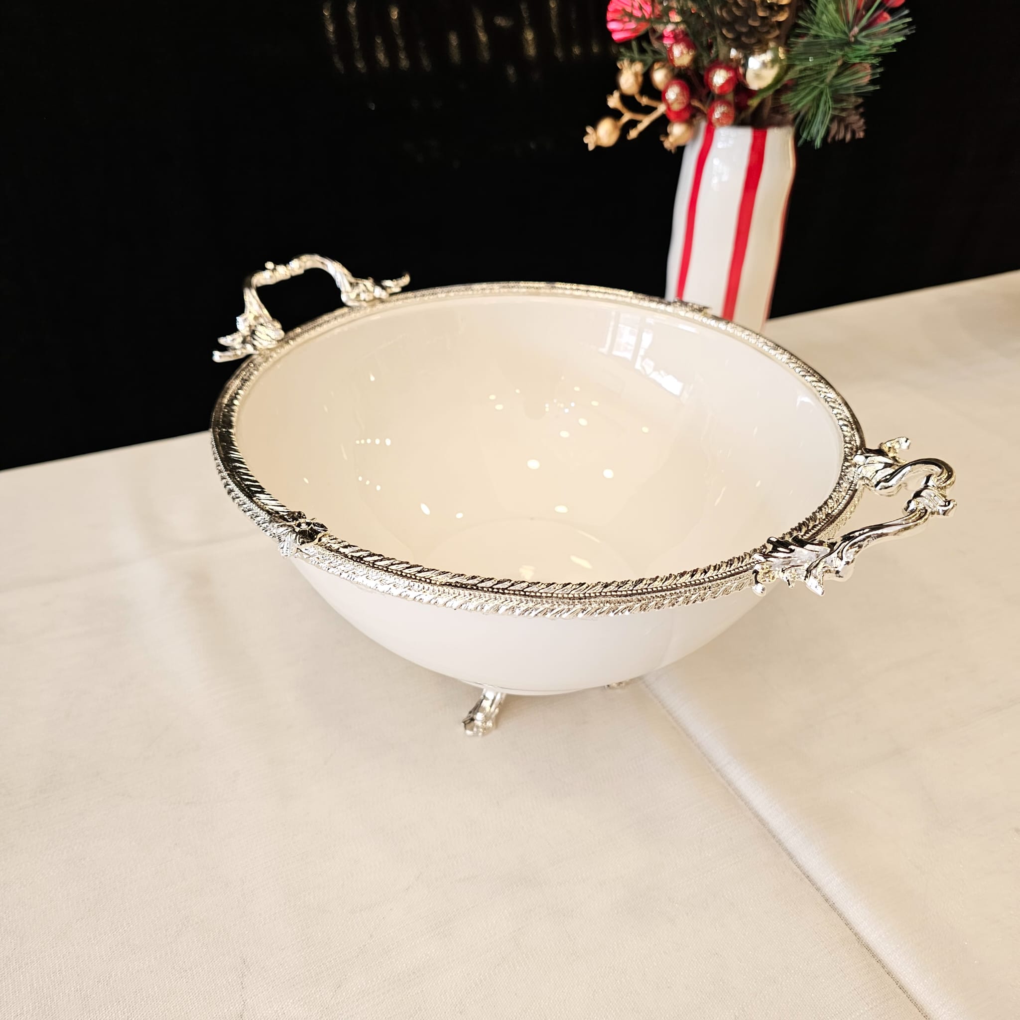 26 CM DÖKÜM METAL ÇERCEVELİ PORSELEN SALATA SERVİS SETİ GÜMÜŞ