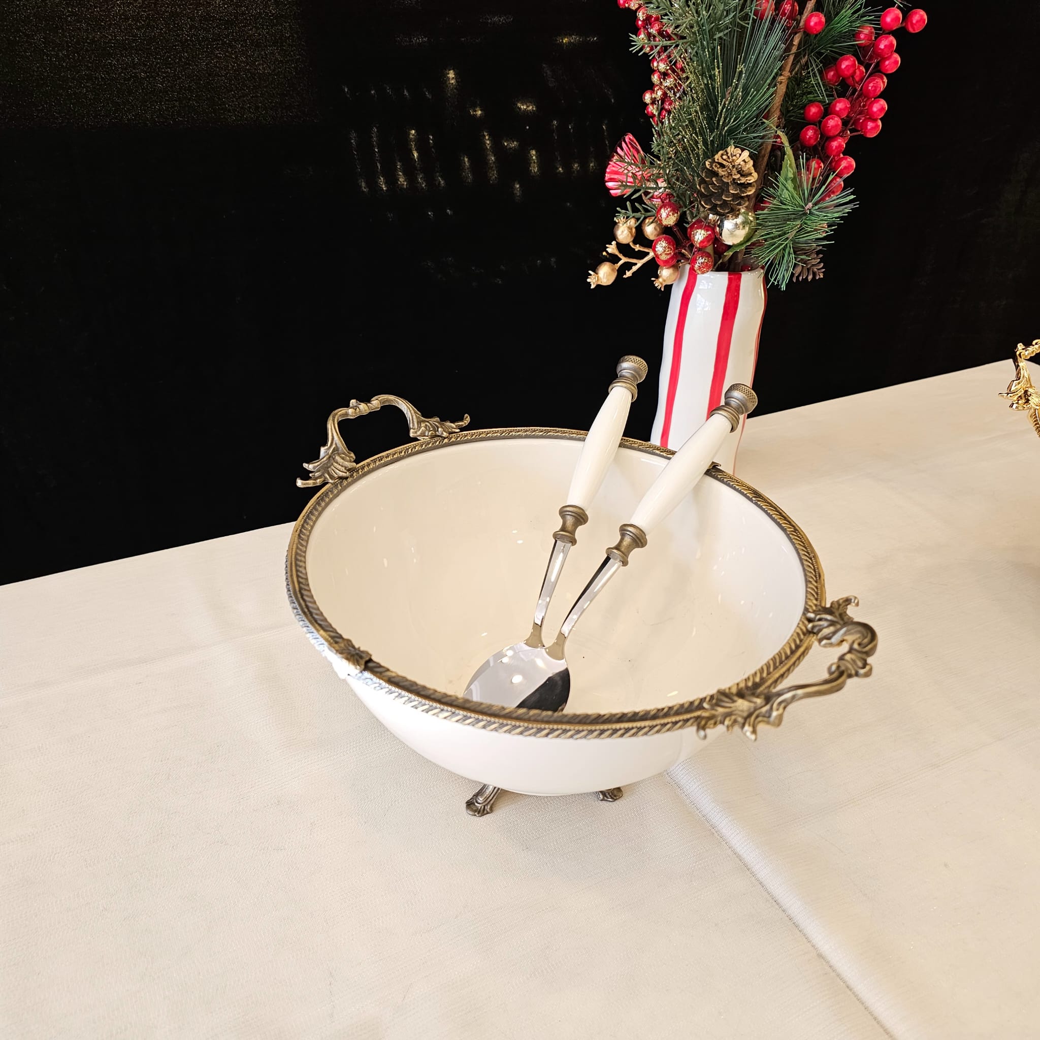26 CM DÖKÜM METAL ÇERCEVELİ PORSELEN SALATA SERVİS SETİ GOLD ESKİDME