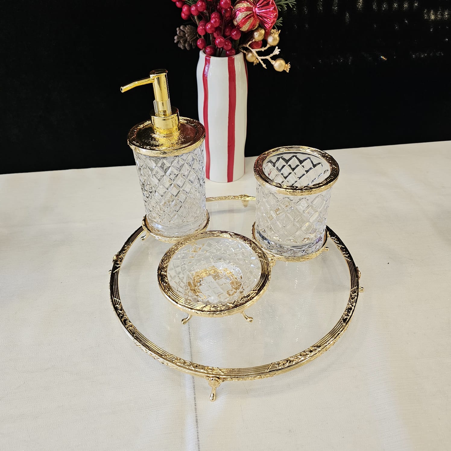 DÖKÜM AYAKLI BANYO SETİ GOLD