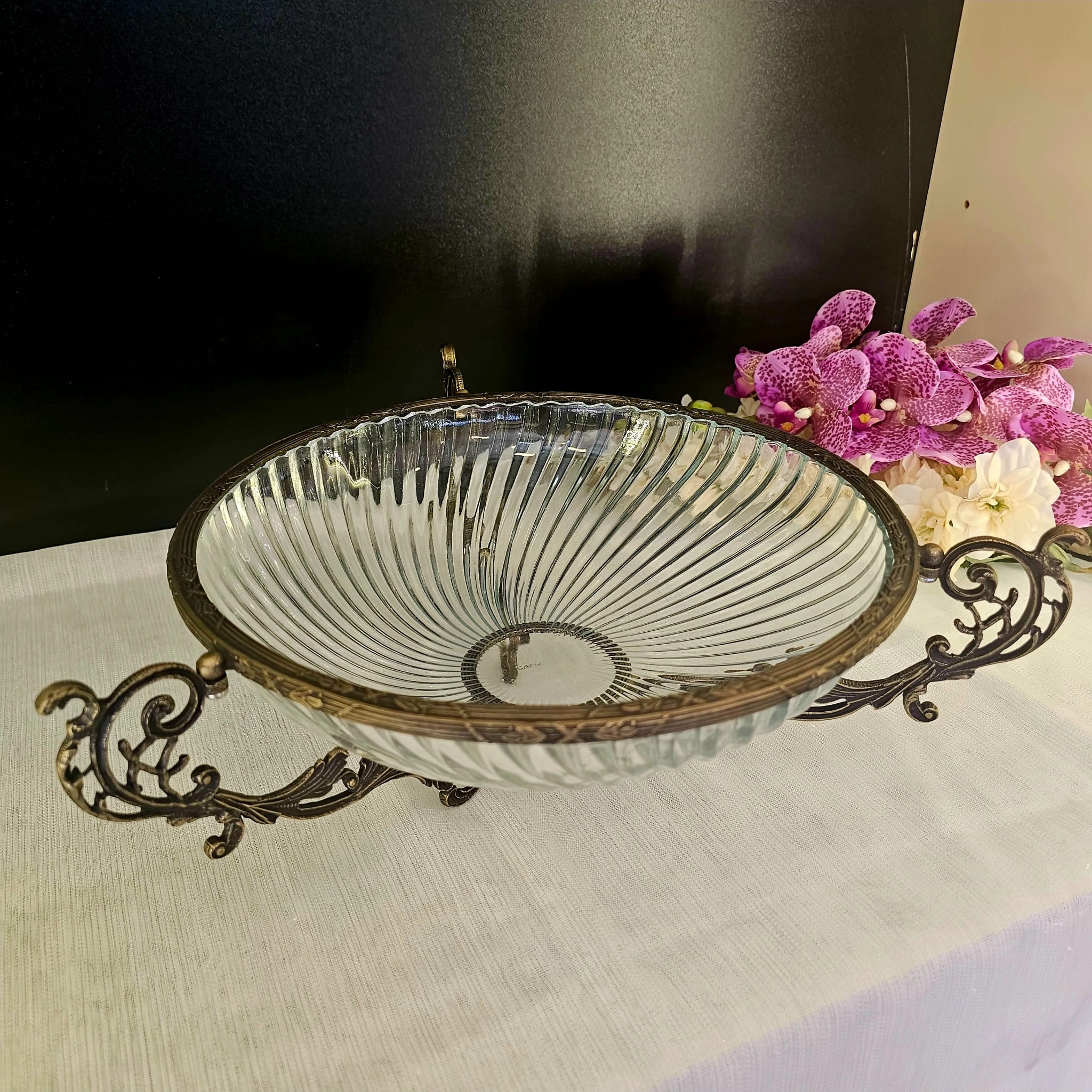 METAL DÖKÜM ÇERÇEVELİ CAM SUNUM KASESİ  YUVARLAK 30.CM ANTİK