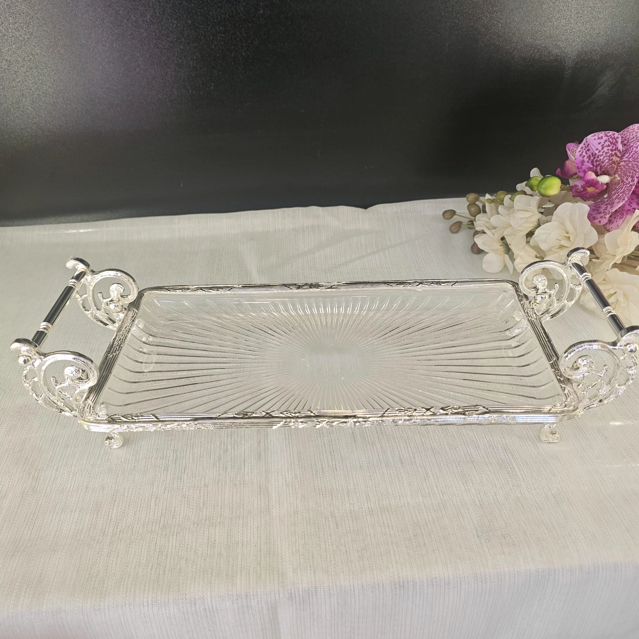 METAL ÇERÇEVELİ CAM SUNUM TABAĞI 32*15 CM. GÜMÜŞ