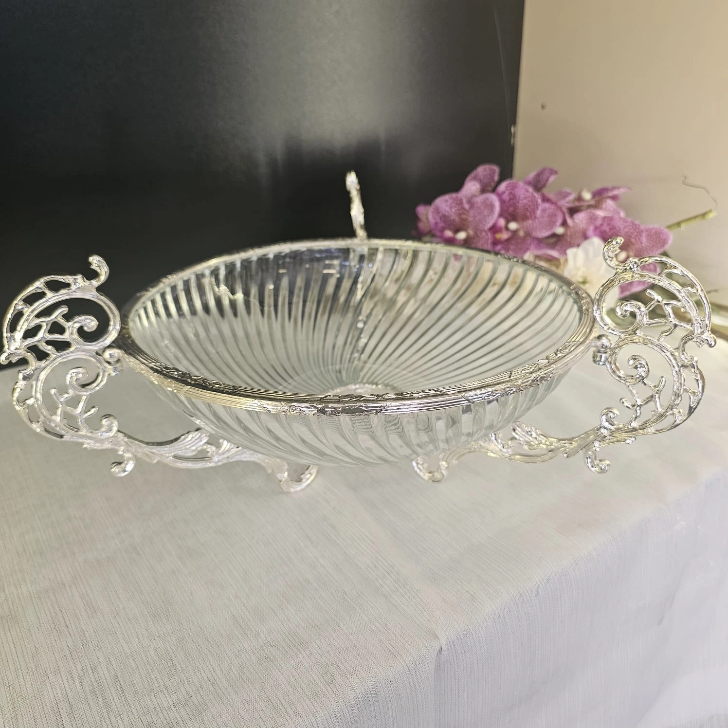 METAL DÖKÜM ÇERÇEVELİ CAM SUNUM KASESİ YUVARLAK 30.CM GÜMÜŞ
