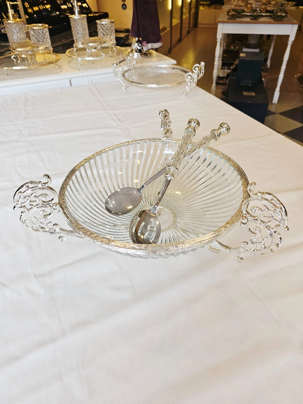 3 PARÇA METAL DÖKÜM ÇERÇEVELİ CAM SALATA VE SERVİS SETİ 31.CM DERİN KASE GÜMÜŞ