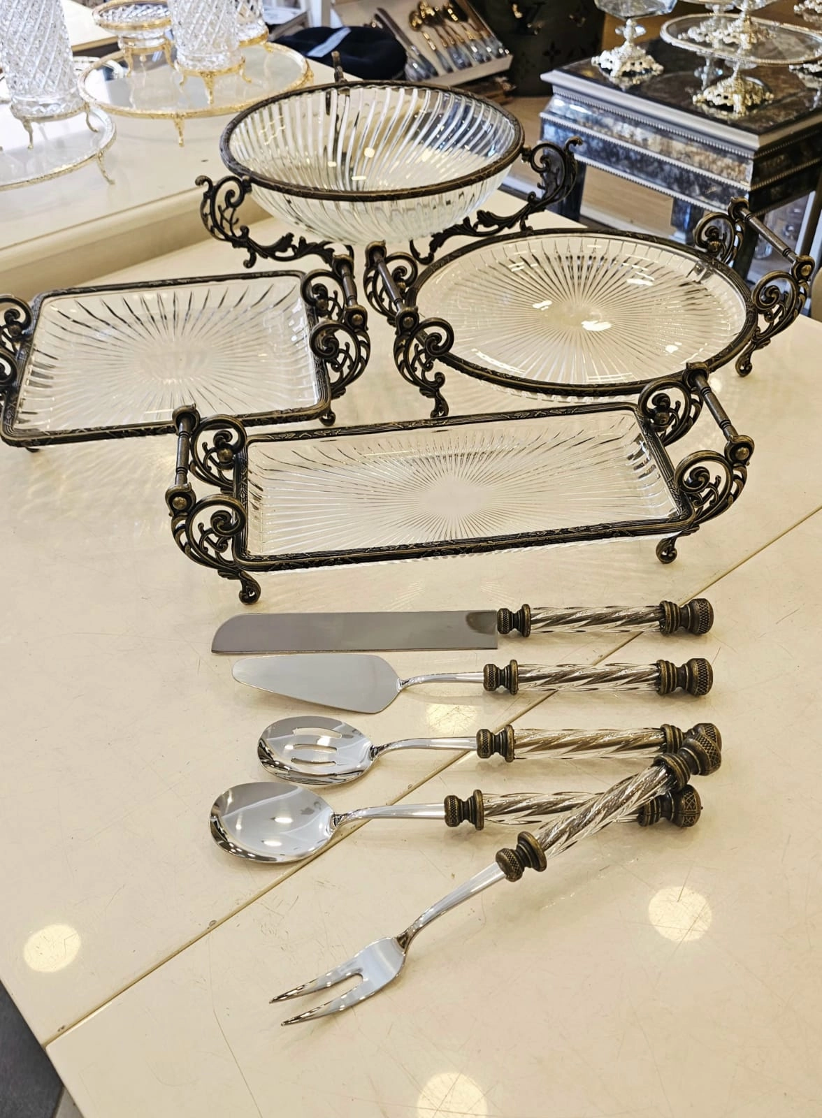 DÖKÜM METAL ÇERÇEVELİ CAM VE SERVİS SUNUM SETİ 9 PARÇA ANTİK