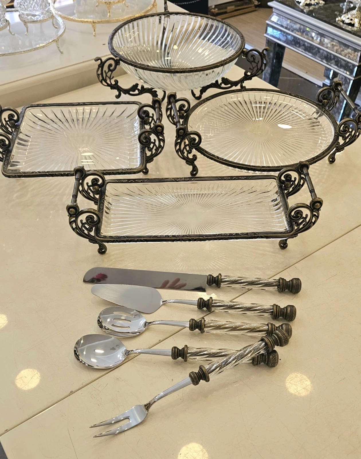 DÖKÜM METAL ÇERÇEVELİ CAM VE SERVİS SUNUM SETİ 9 PARÇA ANTİK