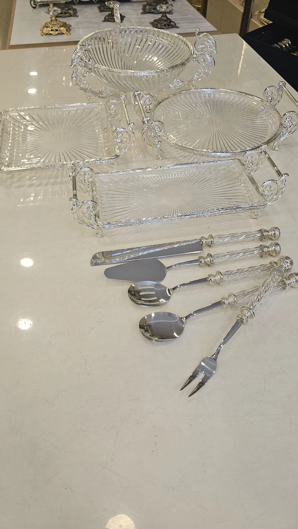 DÖKÜM METAL ÇERÇEVELİ CAM VE SERVİS SUNUM SETİ 9 PARÇA GÜMÜŞ
