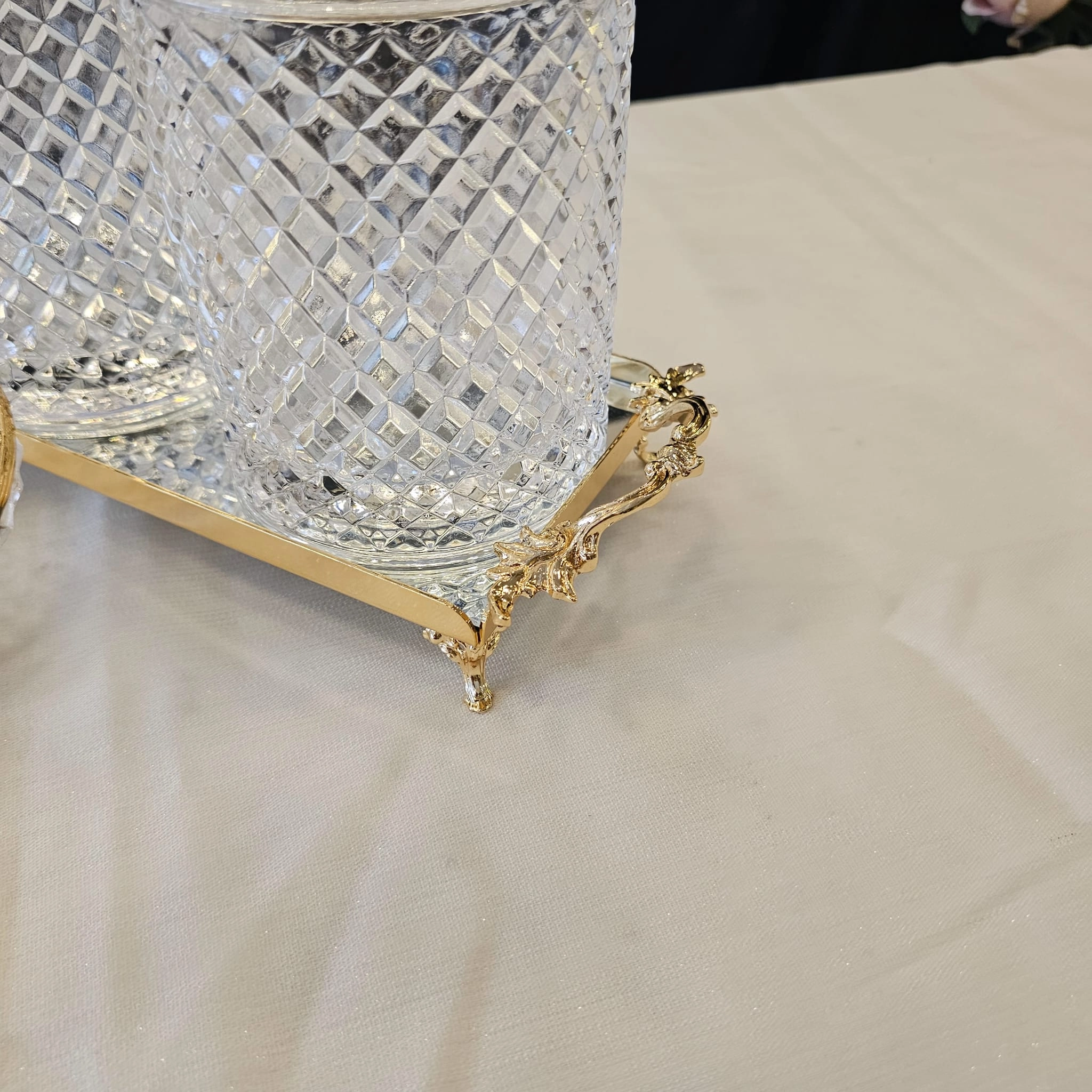 4 PARÇA TEPSİLİ KRİSTAL CAMLI KAVANOZ SETİ GOLD DETAY ŞERİTLİ